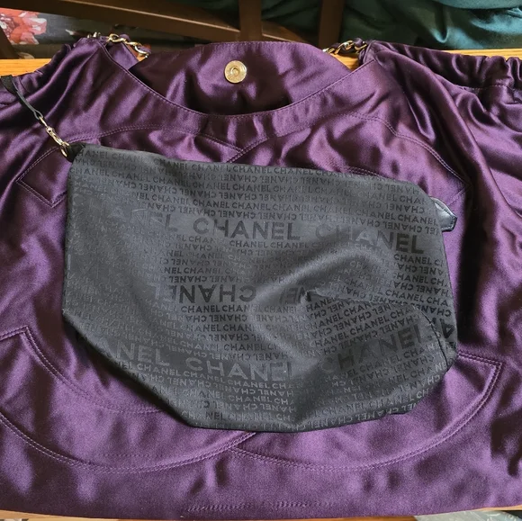 A Beautiful Coco Cabas Purple Satin Tote Bag! - Picture 9 of 16